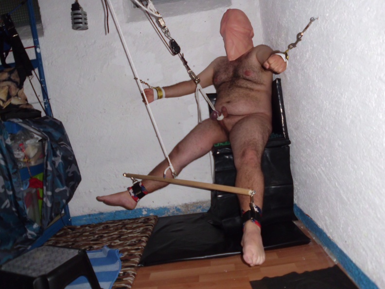 Fag Christian Hostettler exposed 07.JPG