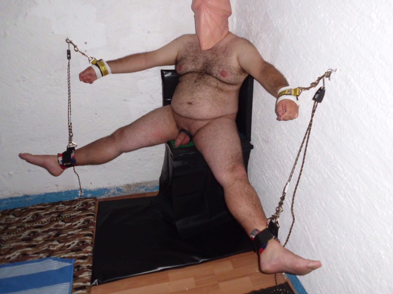 Christian Hostettler_Faggot Steruks exposed 077000000-01.jpg